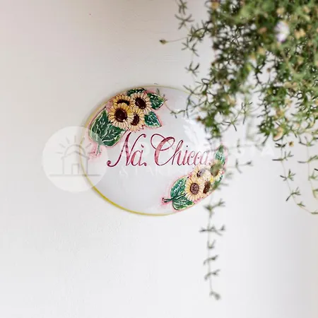 Na Chicca - *